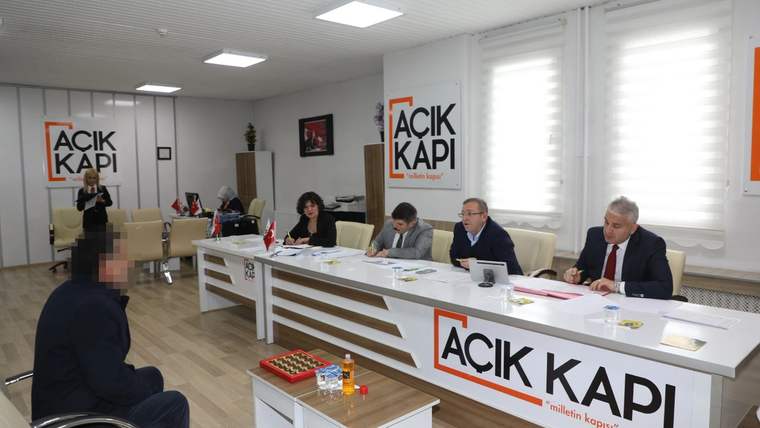 Kars Valisi Ziya Polat, 'Milletin Kapısı'nda vatandaşları dinledi - Birlik Haber Ajansı