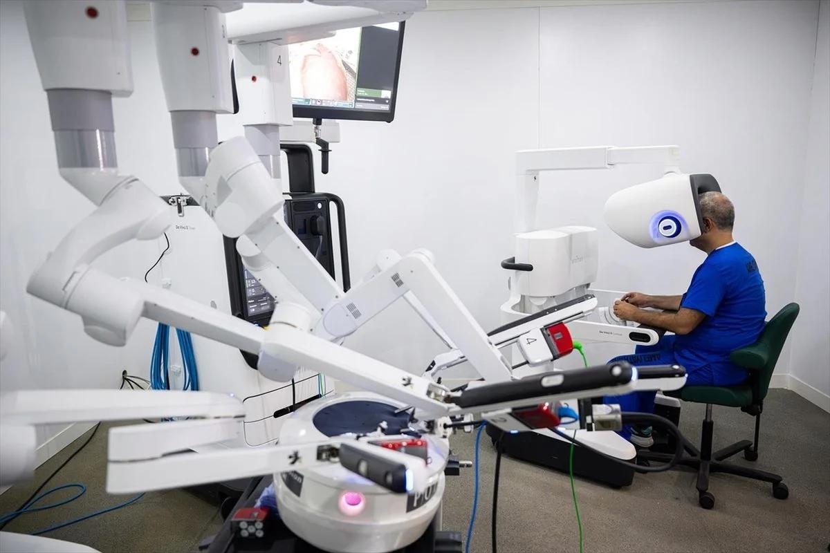 TCG Anadolu’da 5G’li Robotik Cerrahi Testi