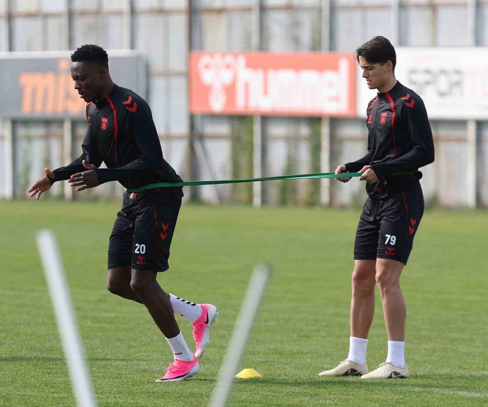 Sivasspor, Ümraniyespor maçı hazırlıklarını sürdürüyor