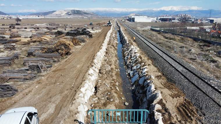 Isparta'da DSİ’nin iş makinaları durmaksızın çalışıyor - Birlik Haber Ajansı
