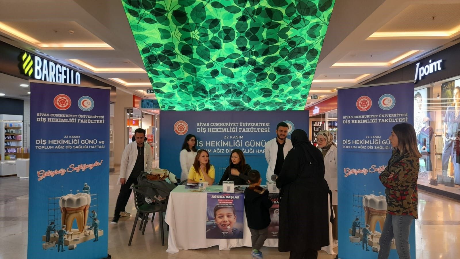 Sivas'ta Ağız ve Diş Sağlığı Farkındalığı: Cumhuriyet Üniversitesi Öğrencilerinden Eğitim Atağı!