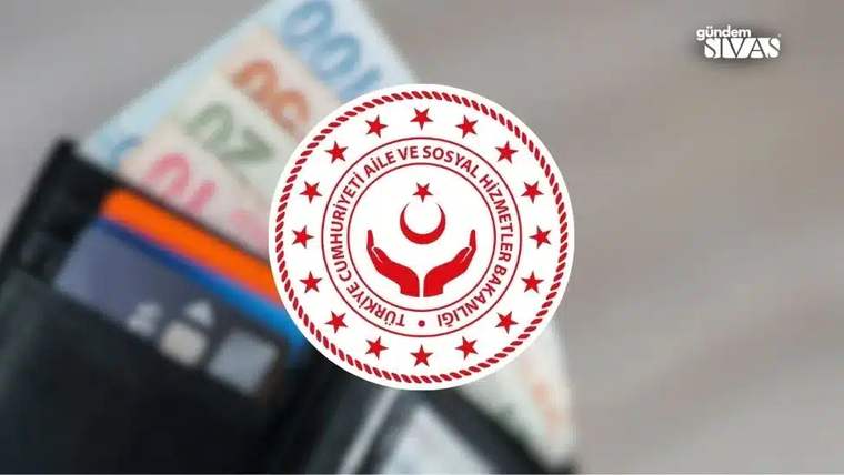 Bir cüzdan içinde Türk lirası banknotları ve Türkiye Cumhuriyeti Aile ve Sosyal Hizmetler Bakanlığı logosu görünmekte.