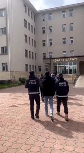 Sivas Uyuşturucu Operasyonunda 8 Kişi Tutuklandı