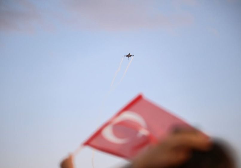 Sivas Kongresi'nin 106. Yılı Gökyüzünde Kutlandı: SoloTürk Gösterisiyle Coşku