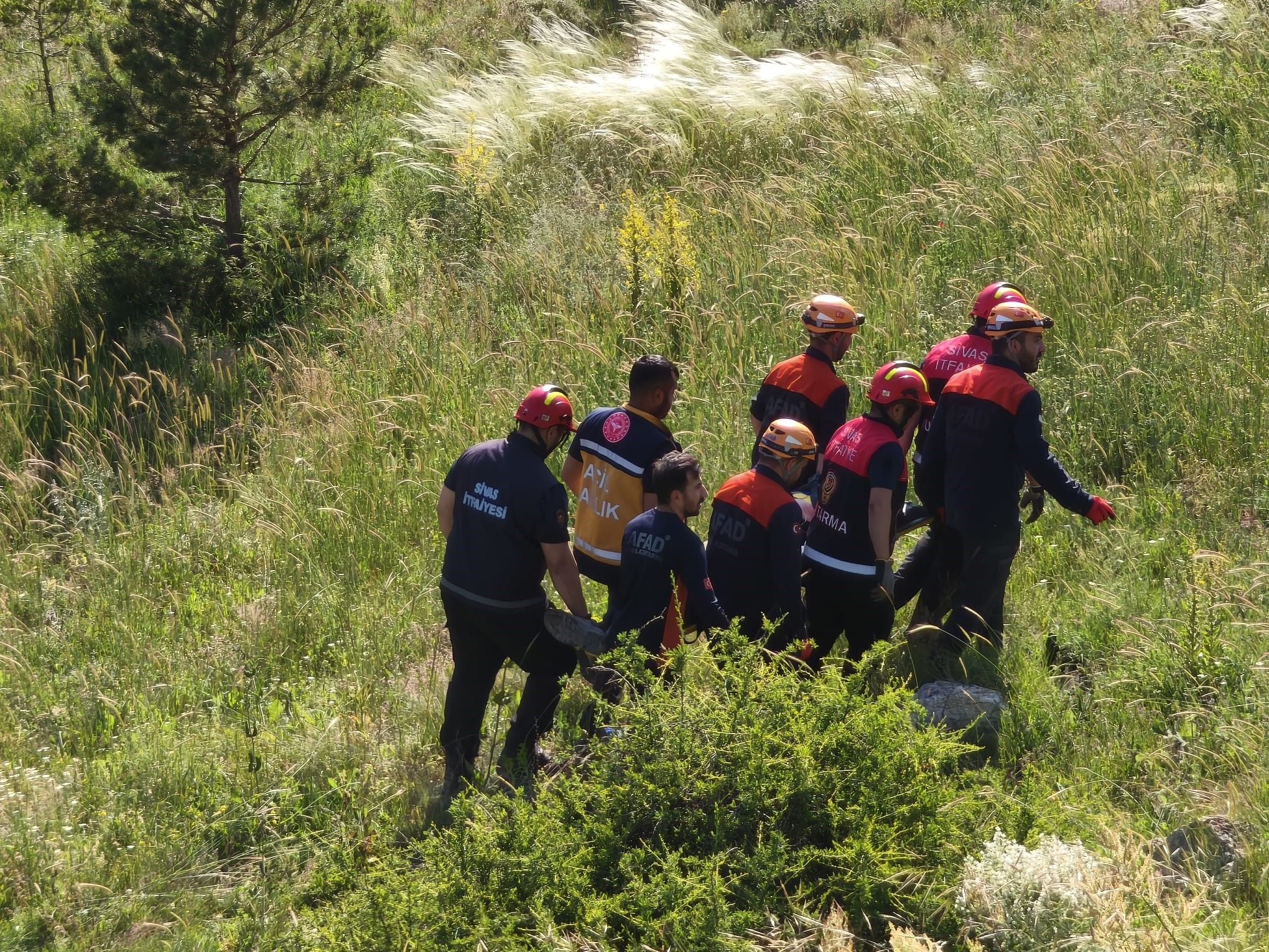 Sivas’ta Korkutan Kaza: Kontrolden Çıkan Kamyonet Şarampole Devrildi!