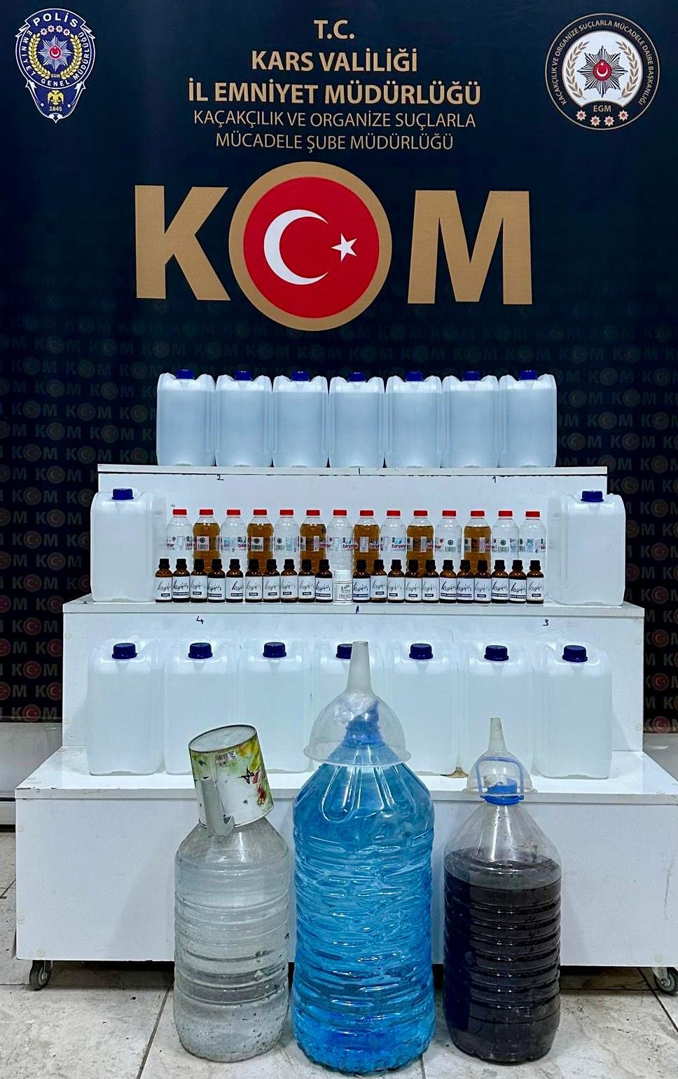 Kars'ta KOM ekipleri yılbaşı öncesi sahte içki ele geçirdi - Birlik Haber Ajansı