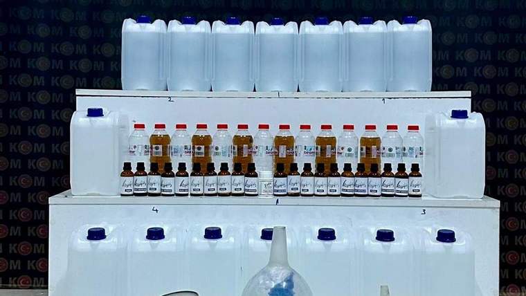 Kars'ta KOM ekipleri yılbaşı öncesi sahte içki ele geçirdi - Birlik Haber Ajansı