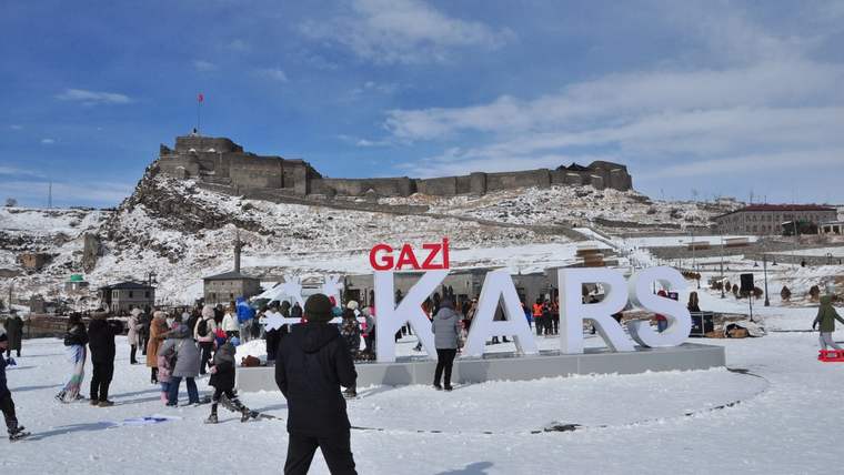 Kars'ta "Kar Topu ve Kardan Adam Şenliği" düzenlendi - Birlik Haber Ajansı