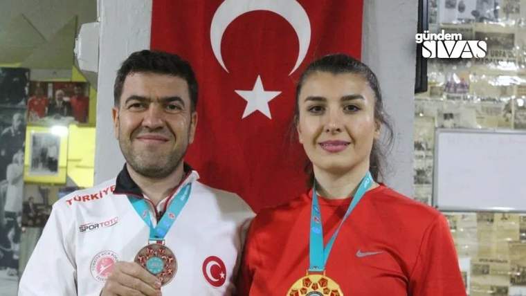 Kick Boks Dünya Şampiyonası'ndan Dereceyle Döndüler