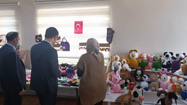 Kars'ta ADEM Kursiyerlerinin el emeği göz nuru sergilendi - Birlik Haber Ajansı