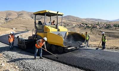 Şarkışla Harun Köyü’nde 76 yıllık yol için çalışma başladı