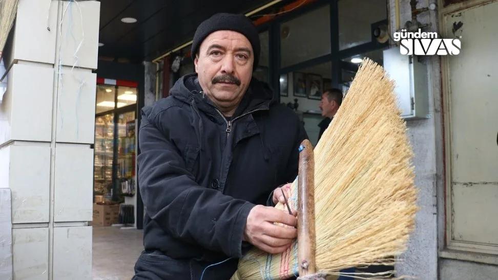 Sivaslı Esnaf Teknolojiye Kafa Tutuyor