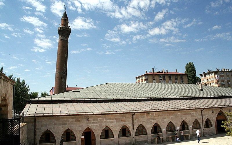 Sivas Ulu Cami: Tarihi, Mimarisi ve Ziyaret Rehberi