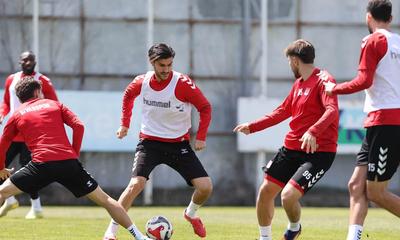 Rey Manaj Sahalara Döndü! Sivasspor’da Çorum FK Maçı Öncesi Kritik Gelişme
