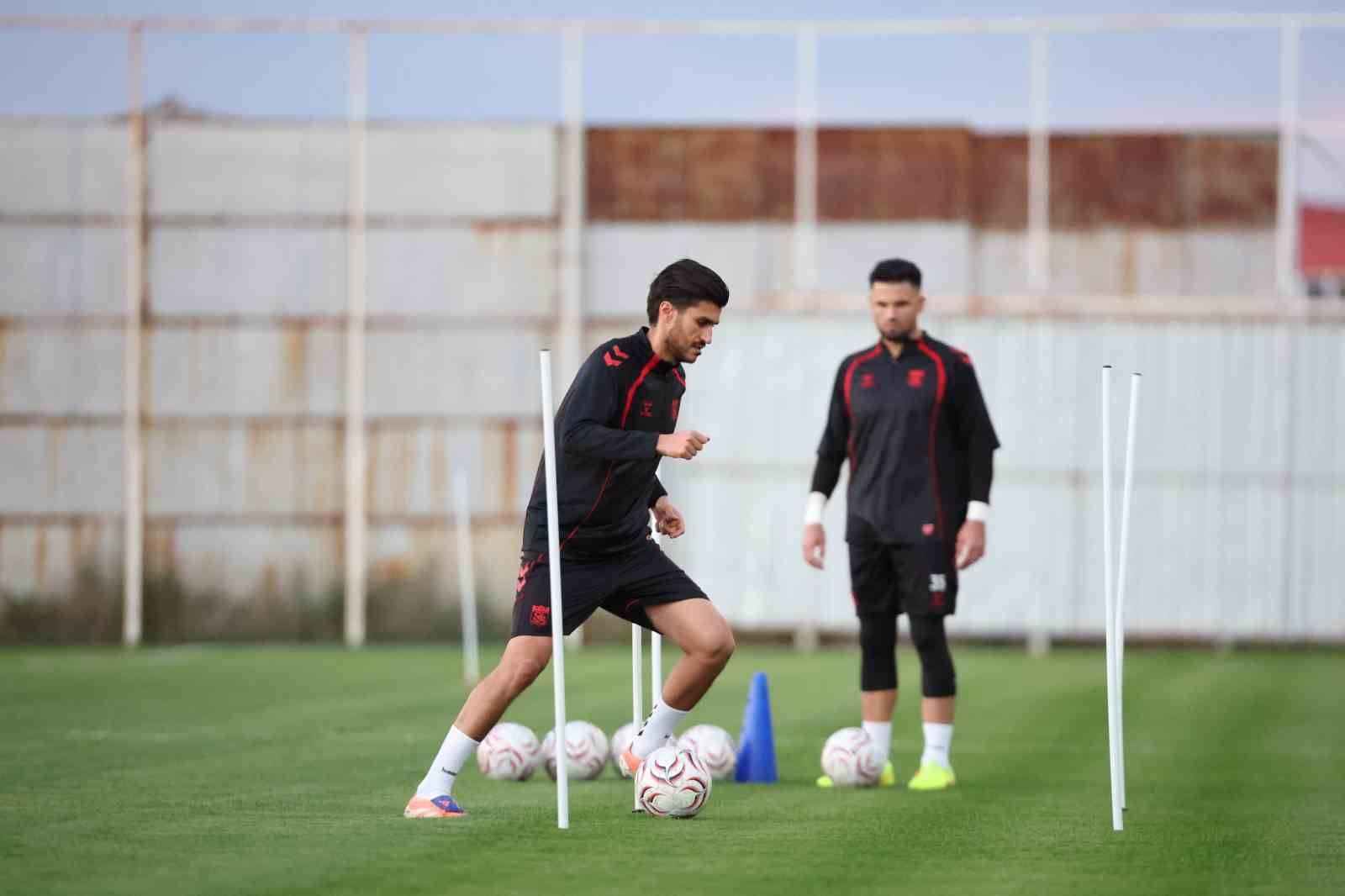 5 günlük iznin ardından Sivasspor sahaya döndü