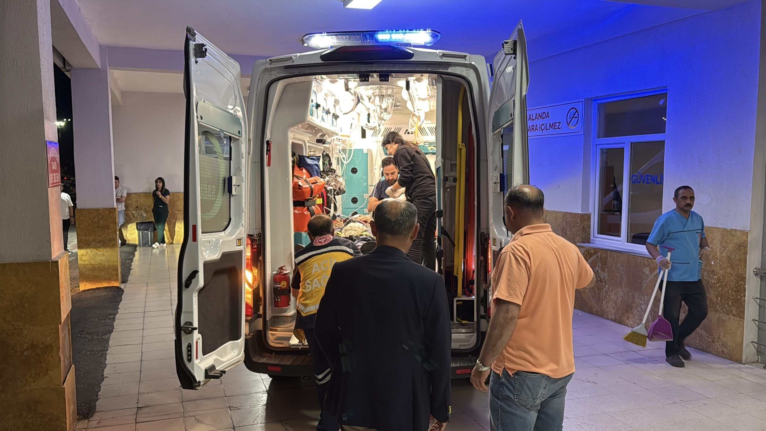 Eski Bitlis Valisi Erol Karaömeroğlu, Sivas'ta Geçirdiği Trafik Kazasında Hayatını Kaybetti