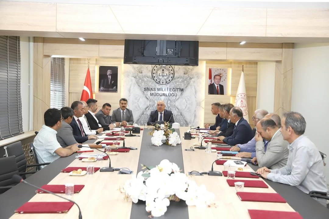 Sivas'ta Eğitim Vizyonu: 2025-2026 Eğitim Dönemi Hazırlık Toplantısı Tamamlandı