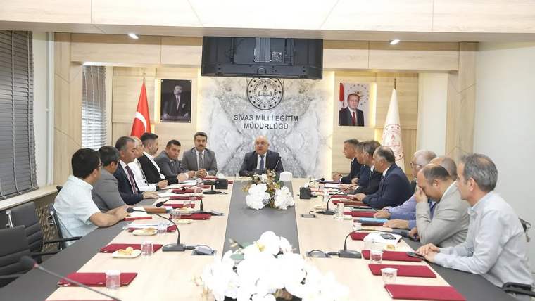 Sivas'ta Eğitim Vizyonu: 2025-2026 Eğitim Dönemi Hazırlık Toplantısı Tamamlandı