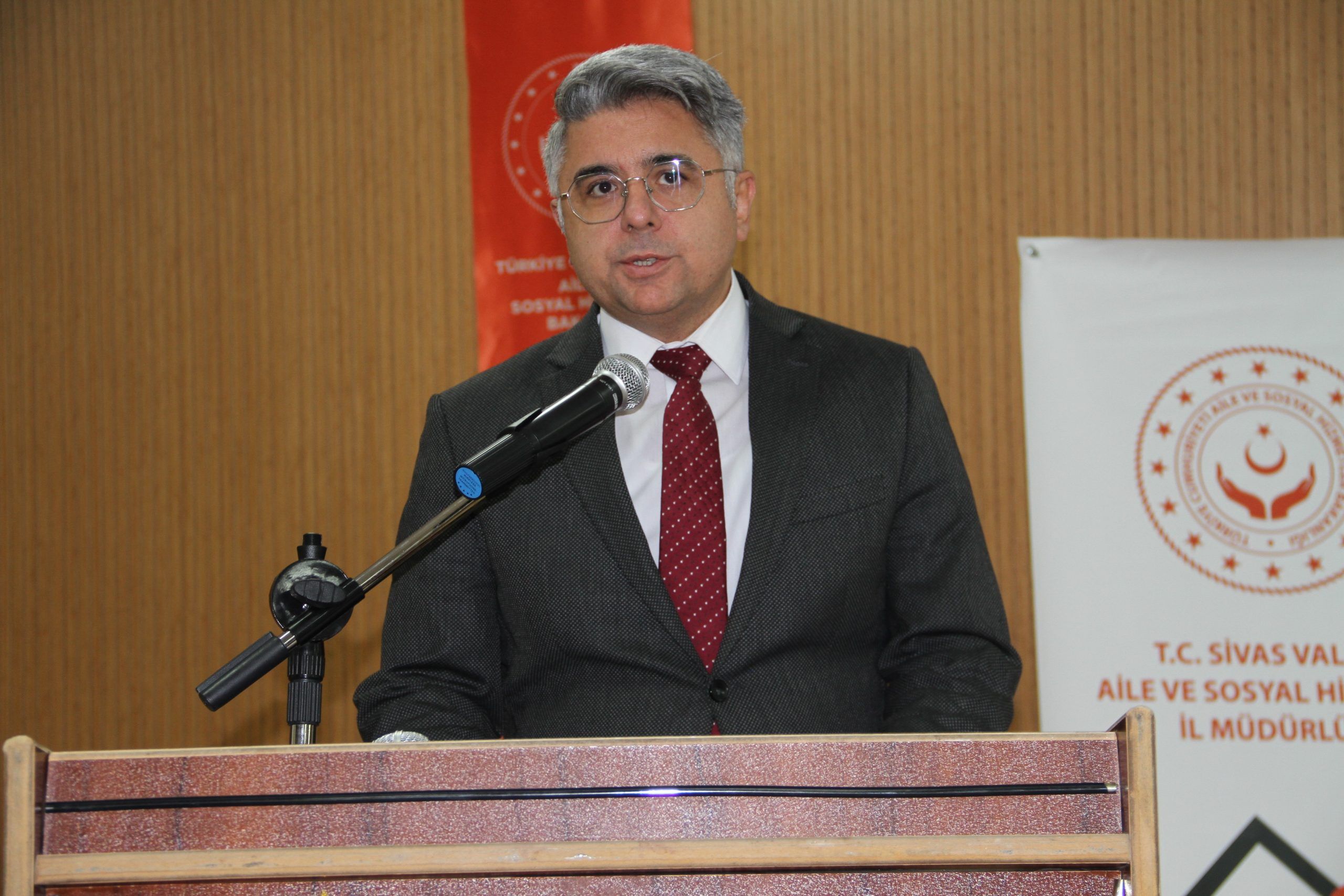 Suşehri'nde Anlamlı Etkinlik: Koruyucu Aile Farkındalık Programı