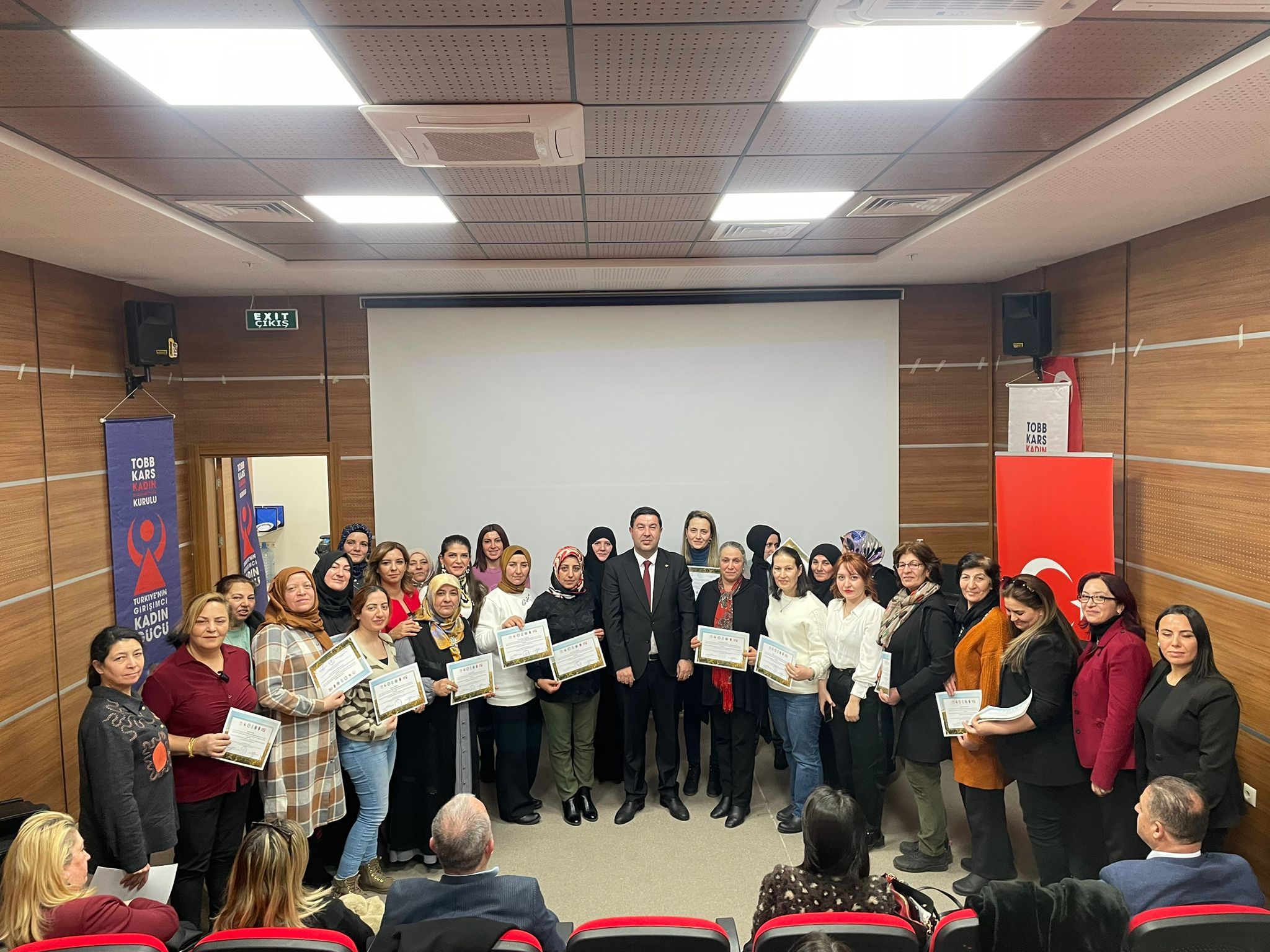 Kars Kadın Çiftçi Eğitim Akademisi başarıyla tamamlandı - Birlik Haber Ajansı