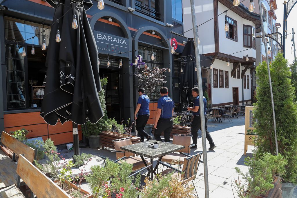 Sivas Belediyesi Zabıta Ekipleri, Kaldırım İşgalleriyle Mücadeleye Devam Ediyor