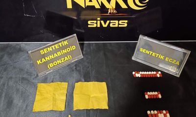 Sivas’ta Narkotik Operasyonu: 812 Kullanımlık Sentetik Madde Ele Geçirildi, 3 Şüpheli Tutuklandı