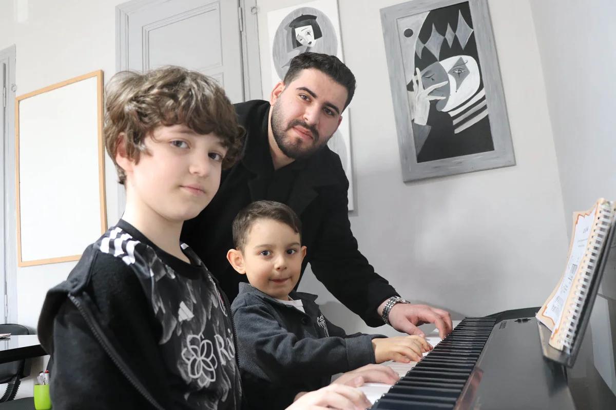 Gençler Sosyal Medyadan Uzaklaşıp Sanata Yöneliyor: Müzik, Kötü Alışkanlıklara Karşı Kalkan Oluyor