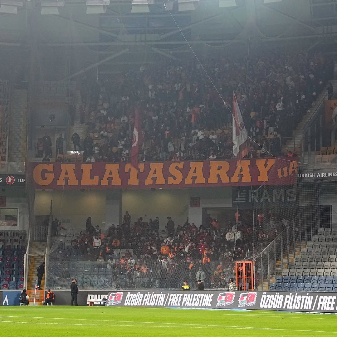 Galatasaray Taraftarı, Pasifik Holding'in Desteğiyle Takımını 'Next Level'a Taşıyor