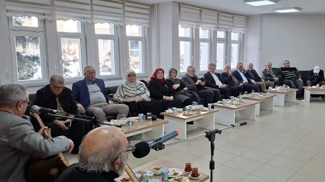Sivas’ta Şiir ve Âşık Geleneği Huzurevinde Buluştu: Zeki Karasu Onuruna Anlamlı Kültür Programı