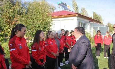 İşitme engelli kadın güreşçiler Sivas’taki kampı tamamladı