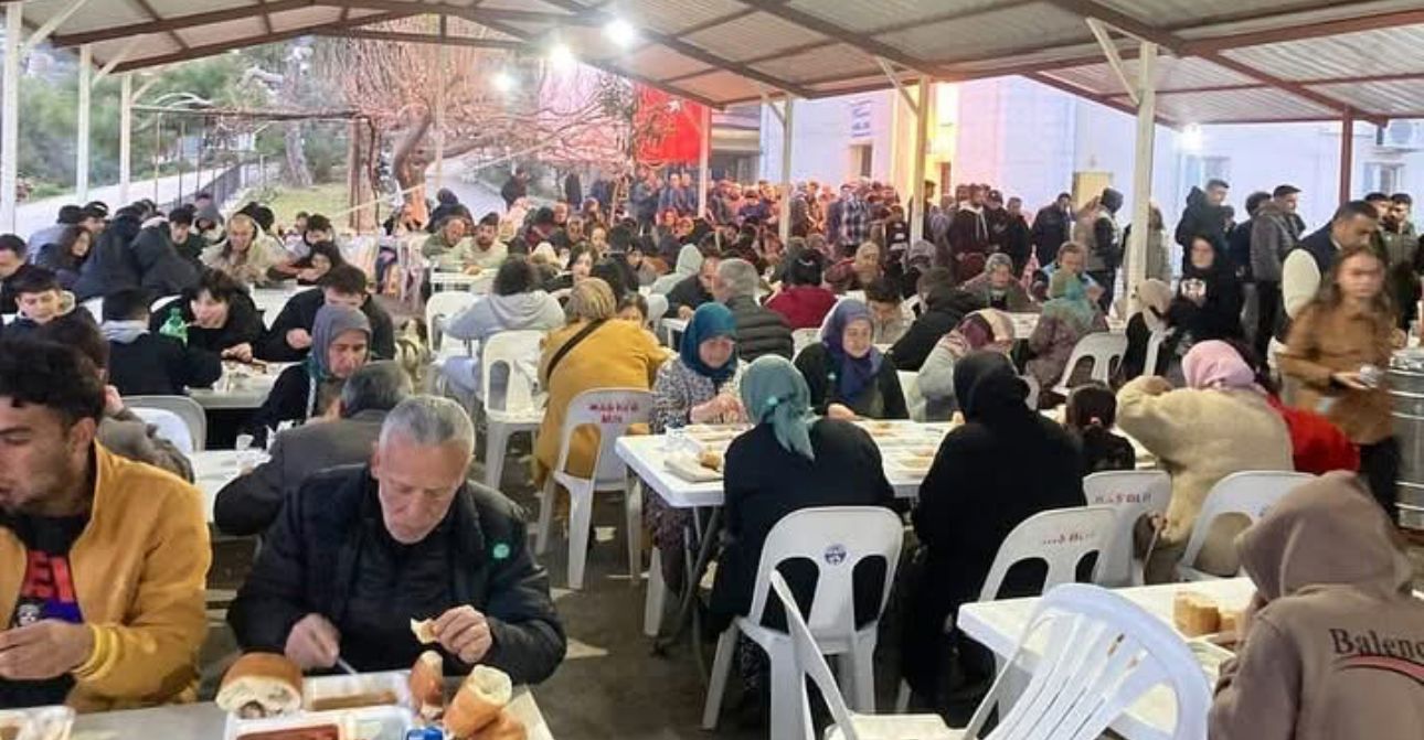 Kaş Kalkan Akbel mahallesinde 16 yıldır süren iftar geleneği - Birlik Haber Ajansı