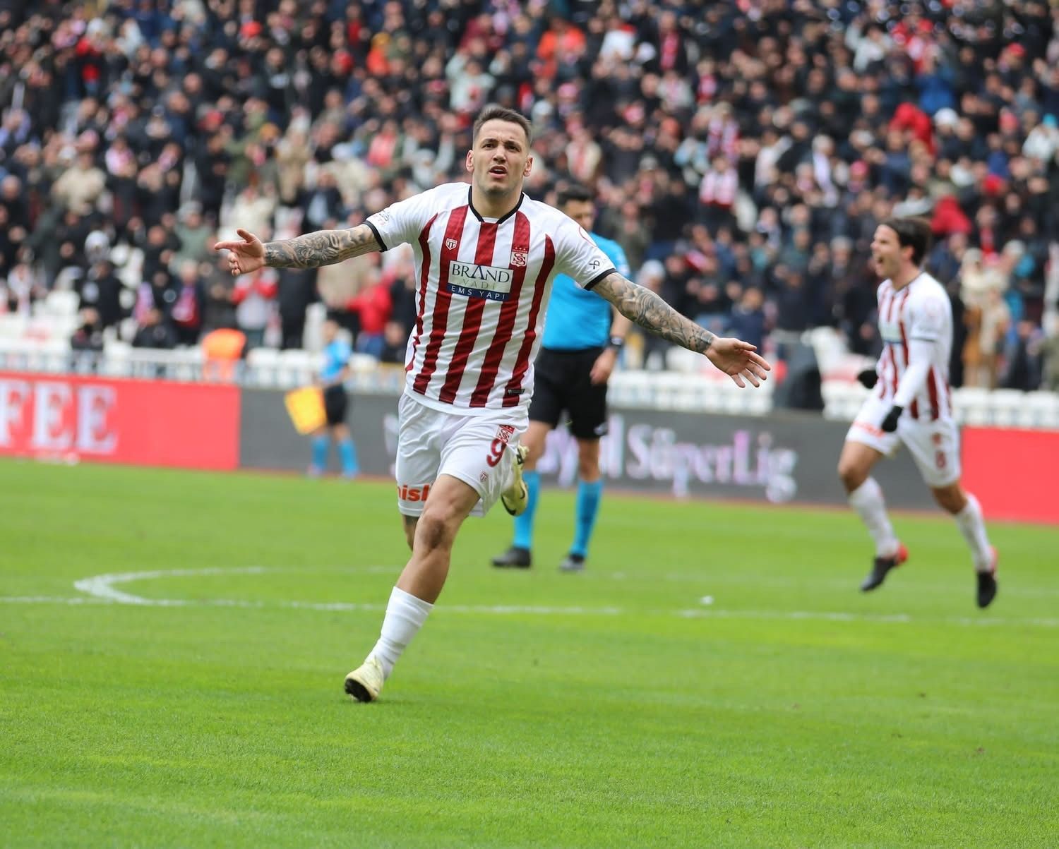 Sivasspor, Rey Manaj’a Veda Etti!