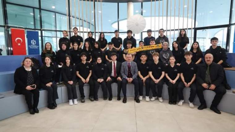 Sanat Kafe, Başkan Büyükakın’ın söyleşisiyle açıldı - Birlik Haber Ajansı