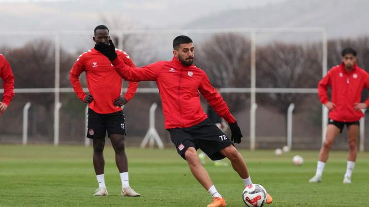 Özbelsan Sivasspor, Çorum FK Maçı Hazırlıklarını Yoğunlaştırdı: Taktiksel İdman Tamamlandı
