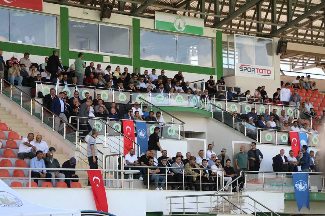 Sivas'ta Üçüncü Geleneksel Muhsin Yazıcıoğlu Uluslararası Karakucak Güreşleri Coşkuyla Tamamlandı
