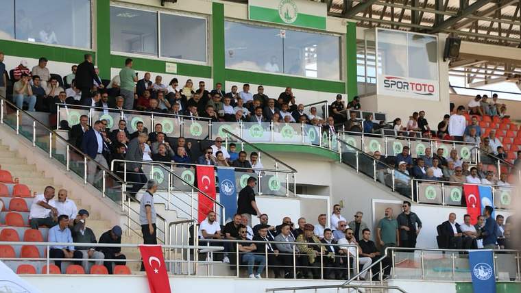 Sivas'ta Üçüncü Geleneksel Muhsin Yazıcıoğlu Uluslararası Karakucak Güreşleri Coşkuyla Tamamlandı