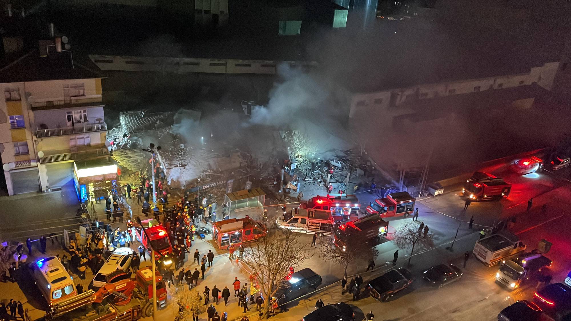 Konya'da 4 katlı bina çökmüştü: 1 kişinin cansız bedenine ulaşıldı - Birlik Haber Ajansı