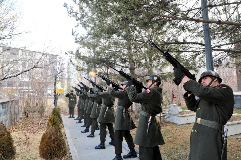 Kars’ta Çanakkale Zaferi’nin 110'uncu yılı kutlandı - Birlik Haber Ajansı