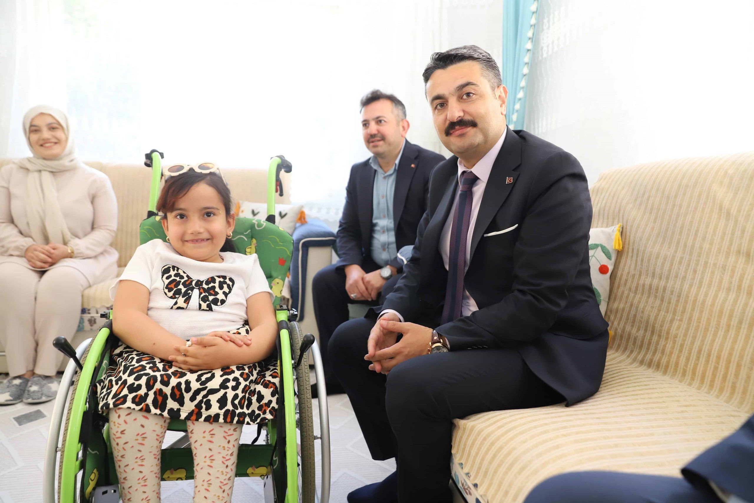 Sivas'ta Evde Eğitim Gören Öğrencilerin Karne Mutluluğu