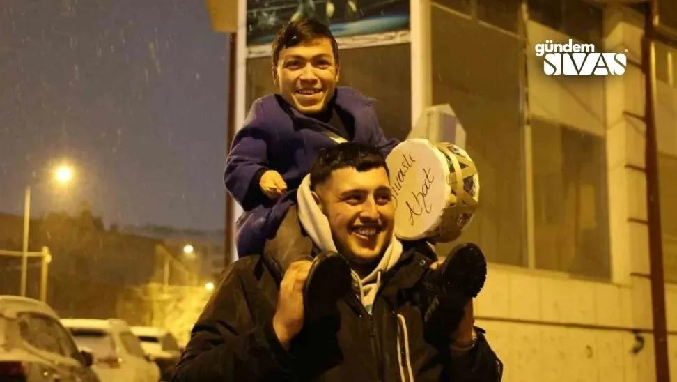 Türkiye'nin En Kısa Ramazan Davulcusu