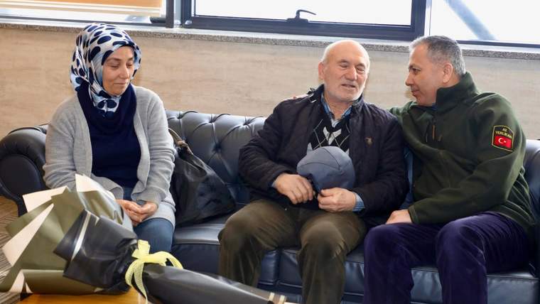 Ali Yerlikaya'dan trafik kazasında yaralanan polis memurunun ailesine ziyaret - Birlik Haber Ajansı
