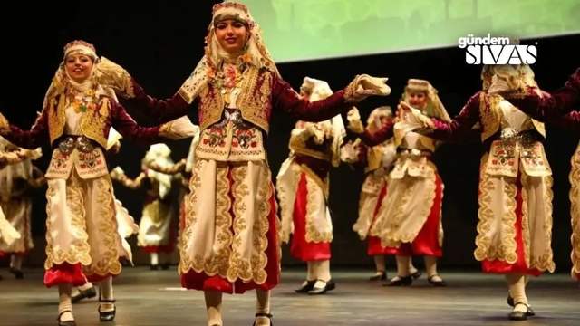 Sivas'ta Halk Oyunları Finali Düzenlendi