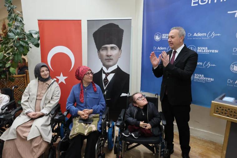 Sivas Belediyesi’nden Engelli Bireylere Büyük Destek: Yeni Engelsiz Hizmet Aracı