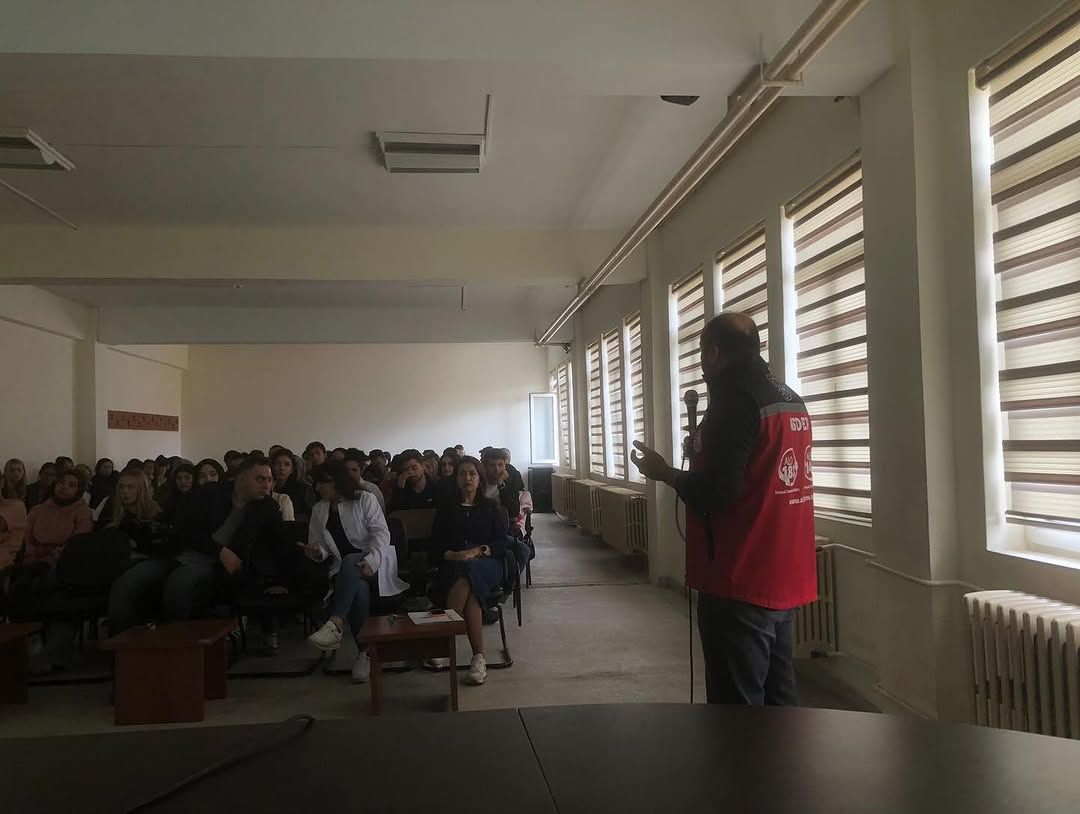 Sivas'ta Üniversite Öğrencilerine Yönelik Bağımlılıkla Mücadele ve Aile Eğitimleri