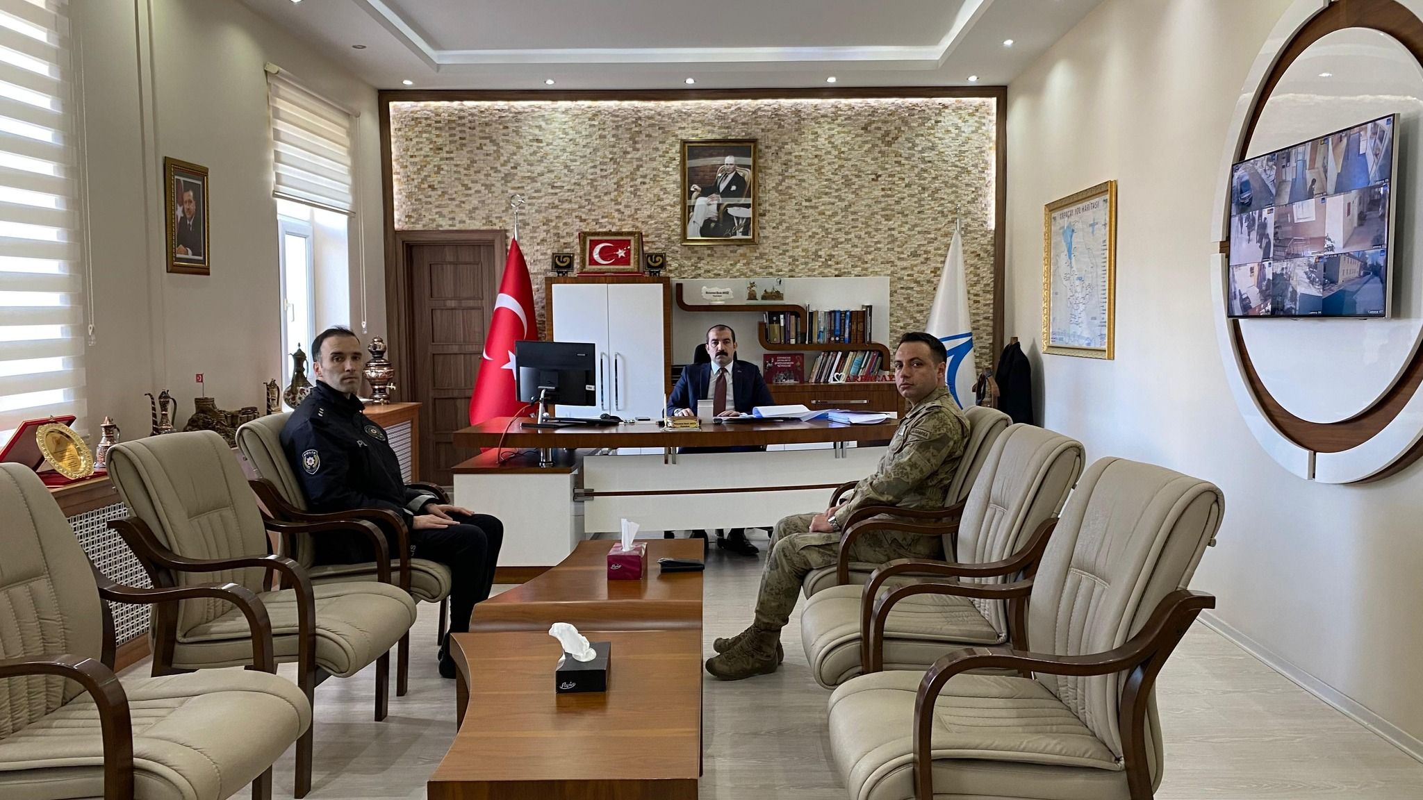 Kars Arpaçay'da asayiş ve güvenlik toplantısı yapıldı - Birlik Haber Ajansı
