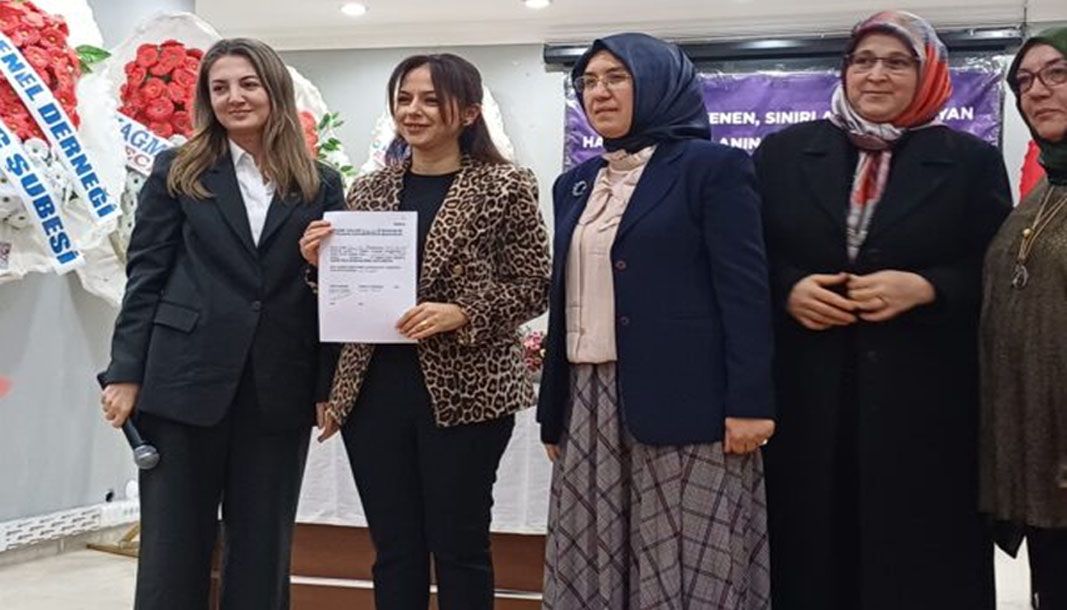 AK Parti Yalvaç Kadın Kolları 7. Olağan Kongresi gerçekleştirildi - Birlik Haber Ajansı