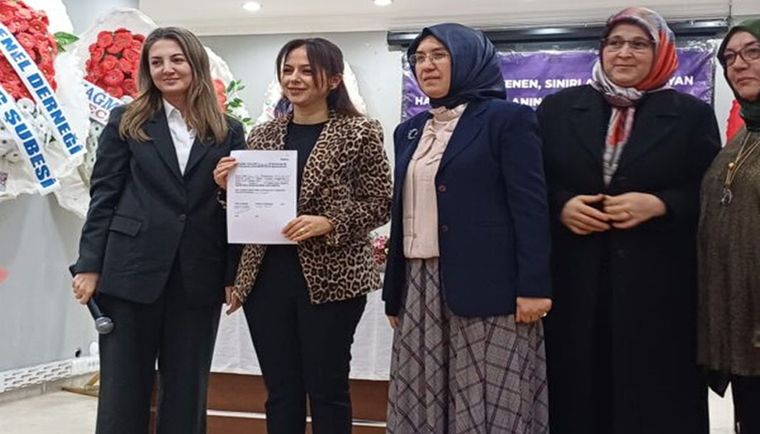 AK Parti Yalvaç Kadın Kolları 7. Olağan Kongresi gerçekleştirildi - Birlik Haber Ajansı
