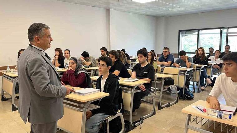 Yaklaşık 500 öğrenci Sivas’ta hangi kursla YKS’ye hazırlanıyor?