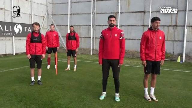 Sivasspor, Saygı Duruşunda Bulundu