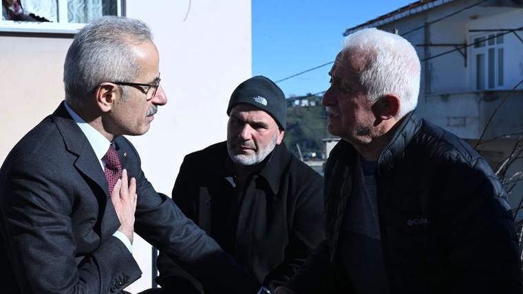 Bakan Uraloğlu, hayatını kaybeden PTT çalışanları için Rize'de - Birlik Haber Ajansı